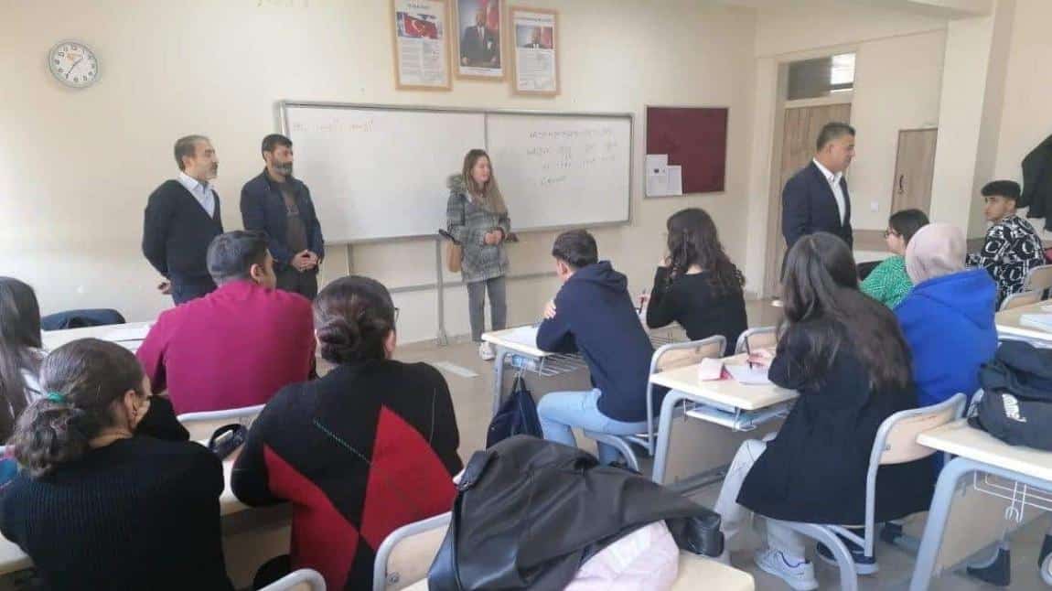 İlçe Milli Eğitim Müdürü Ekrem YURT, Haftasonu DYK kurs merkezini ziyaret etti.